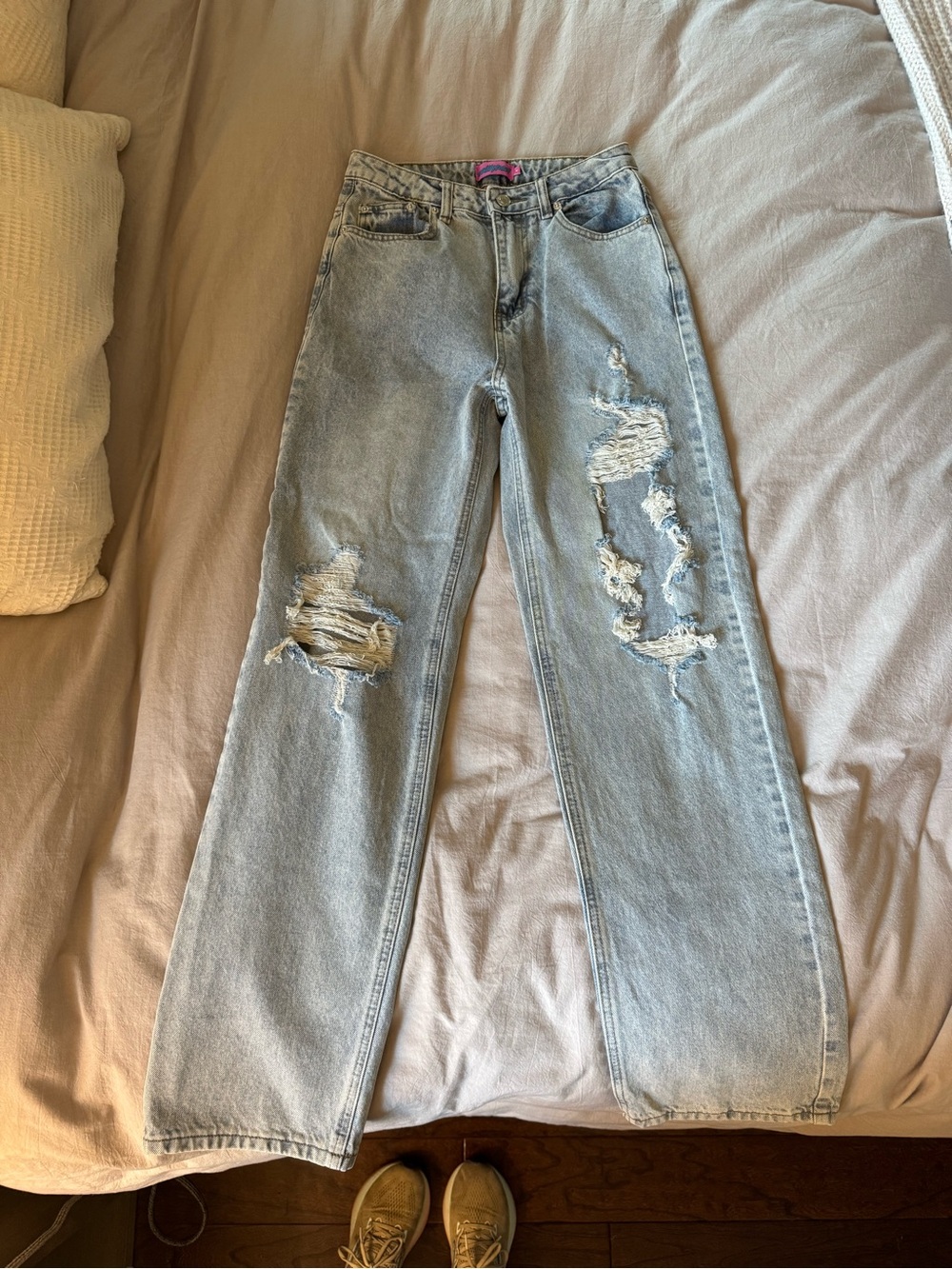 Edikted Light Blue Distressed Boyfriend Jeans
